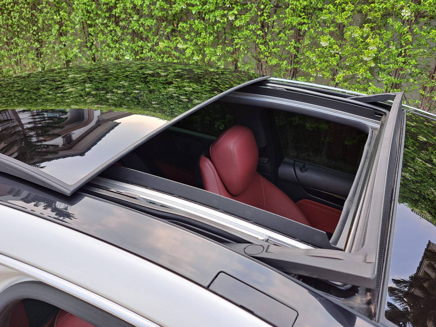 BENZ C180 COUPE AMG ออฟชั่นเต็ม เบาะแดง หลังคาแก้ว ปี2013 ไมล์น้อย 140,000 (รูปที่ 18)