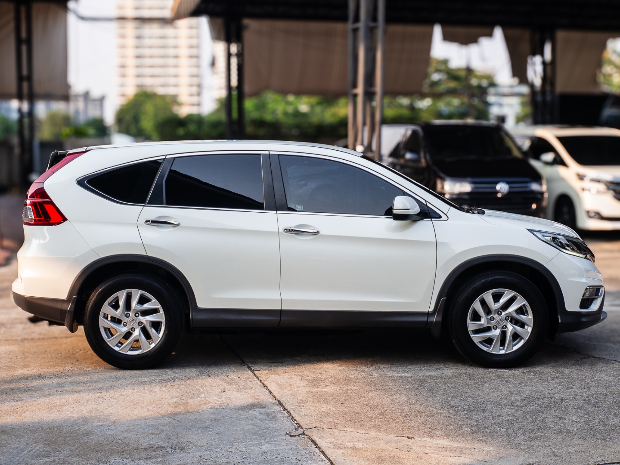 2014 Honda CR-V สีขาว (รูปที่ 4)
