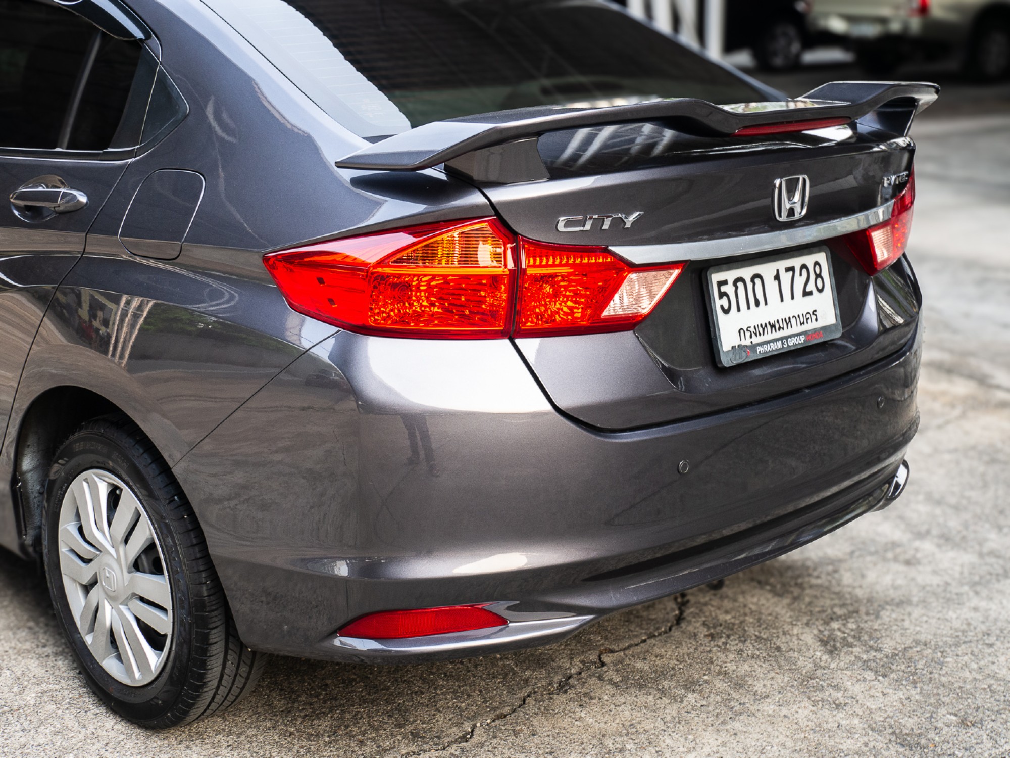 2016 Honda City สีเทา (รูปที่ 16)