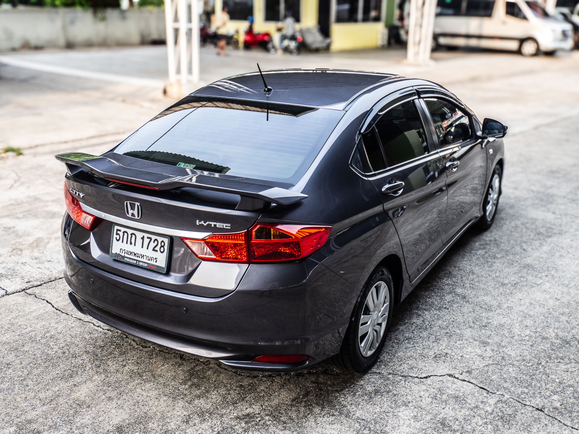 2016 Honda City สีเทา (รูปที่ 17)