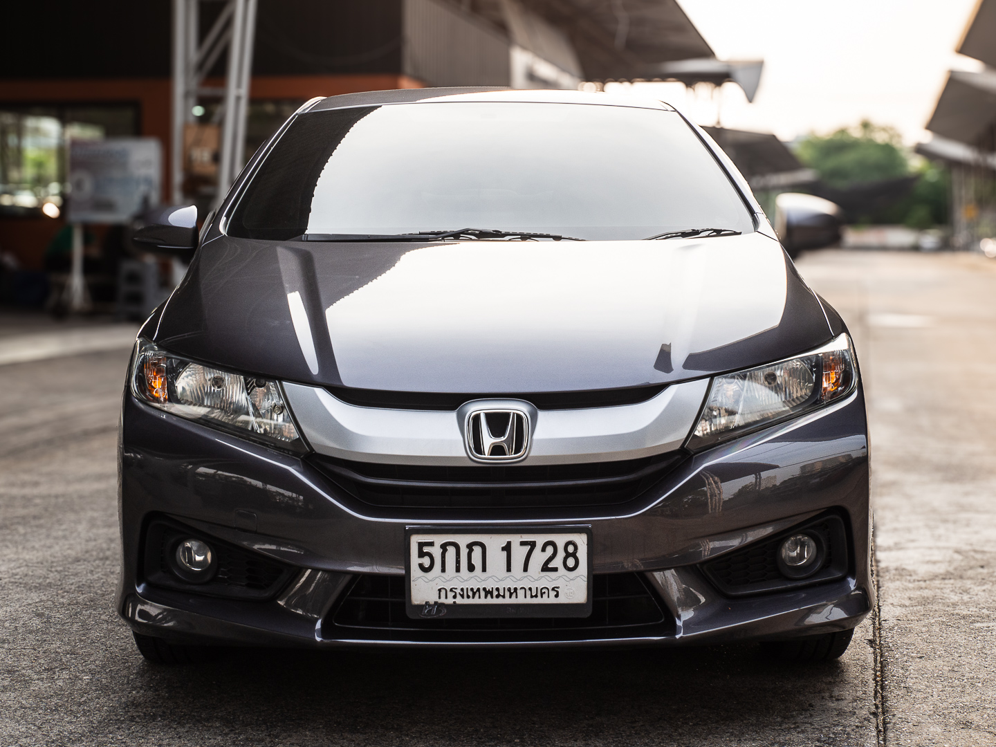 2016 Honda City สีเทา (รูปที่ 2)
