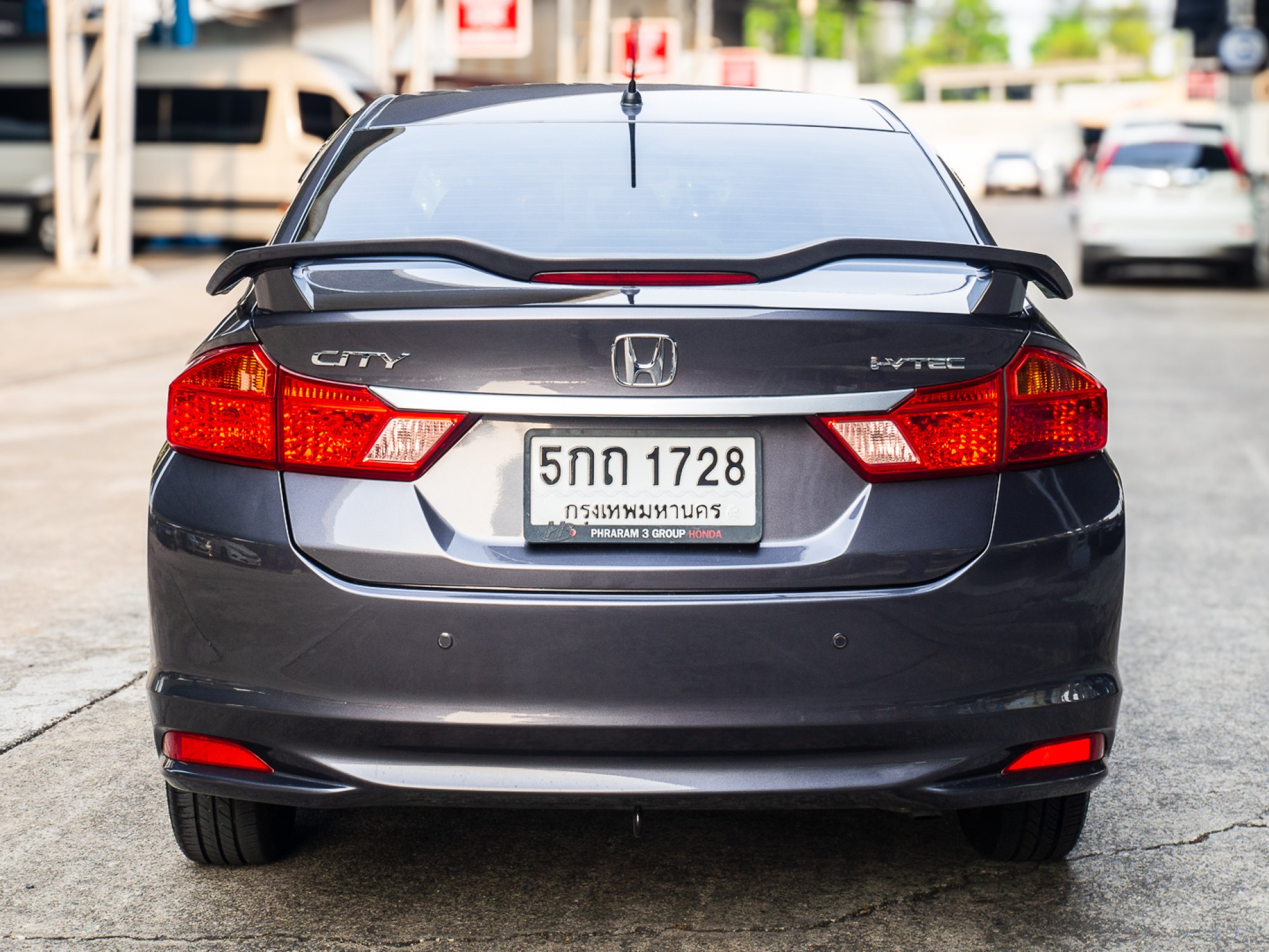 2016 Honda City สีเทา (รูปที่ 6)