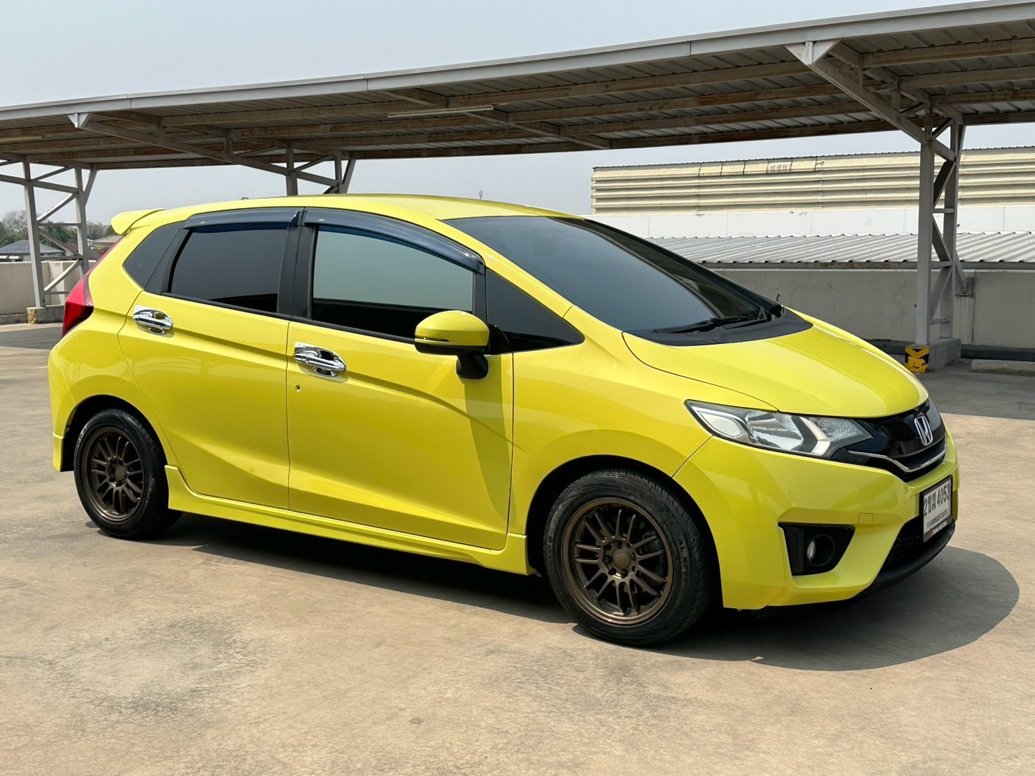 2015 Honda Jazz GK สีเหลือง (รูปที่ 3)