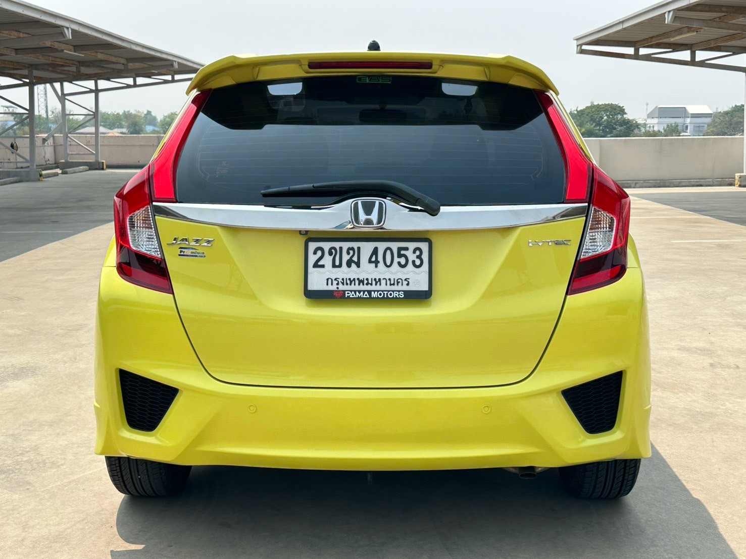 2015 Honda Jazz GK สีเหลือง (รูปที่ 9)
