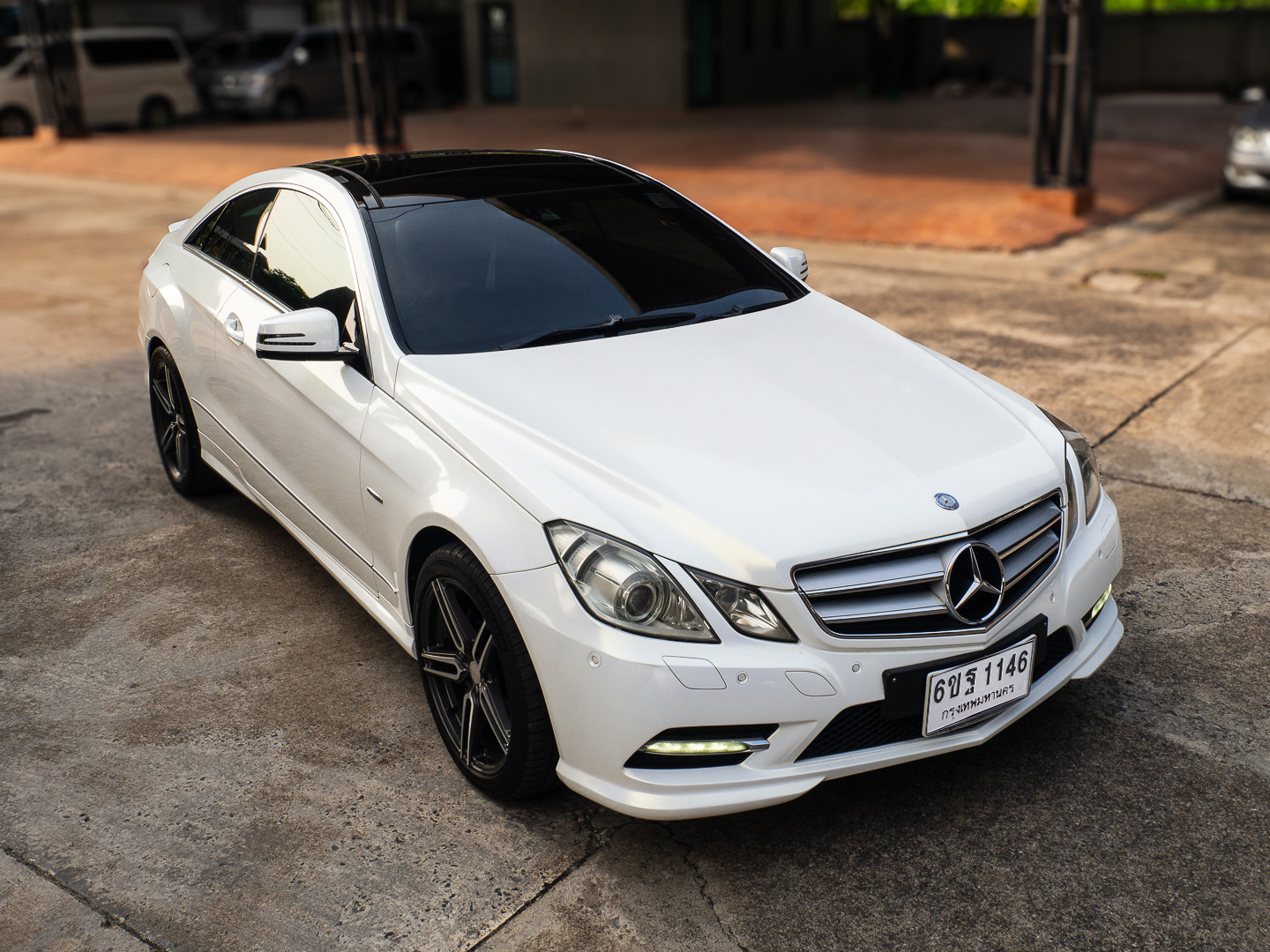 2012 Mercedes-Benz E-Class Cabriolet E200 สีขาว (รูปที่ 15)