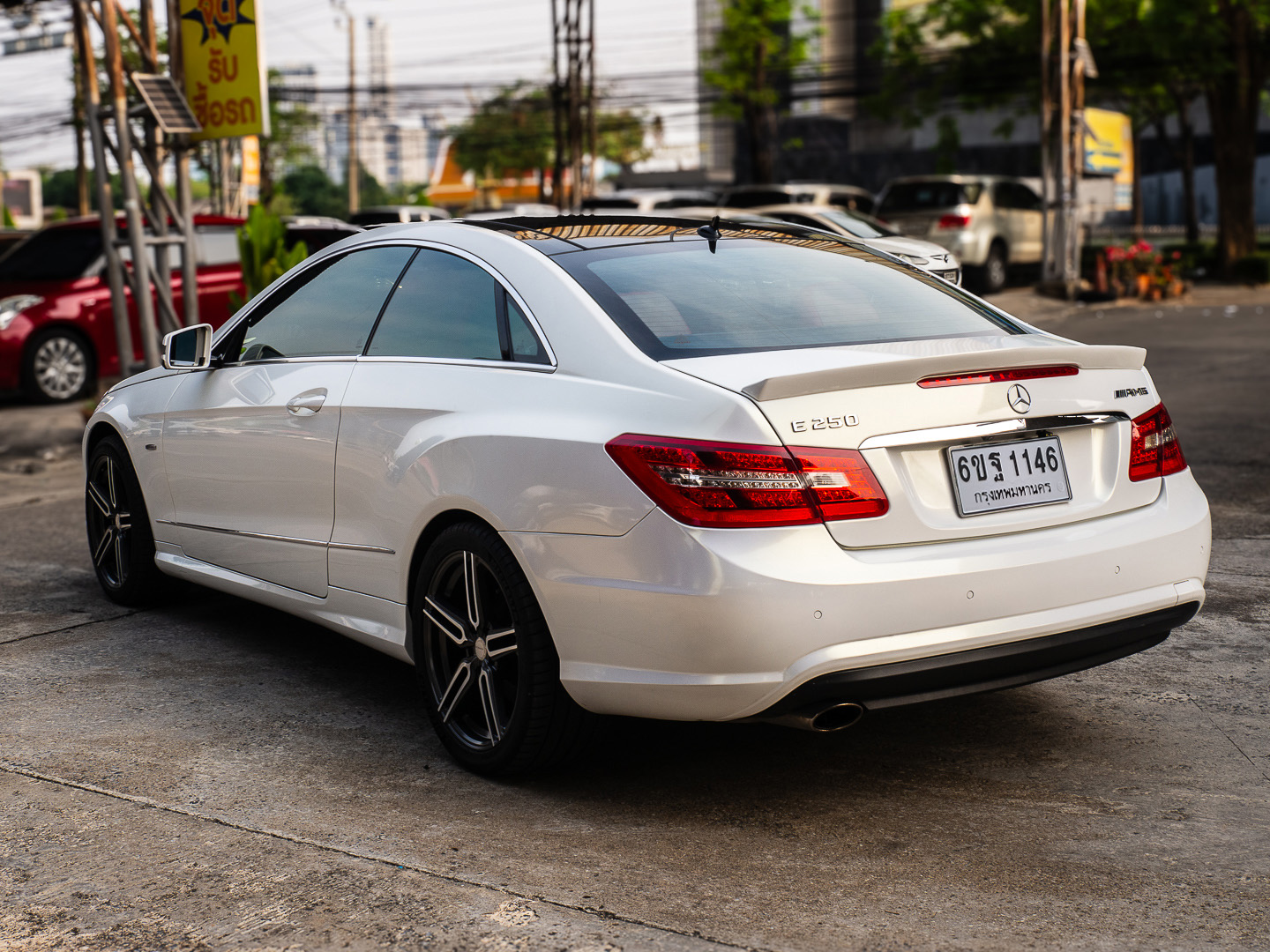 2012 Mercedes-Benz E-Class Cabriolet E200 สีขาว (รูปที่ 4)