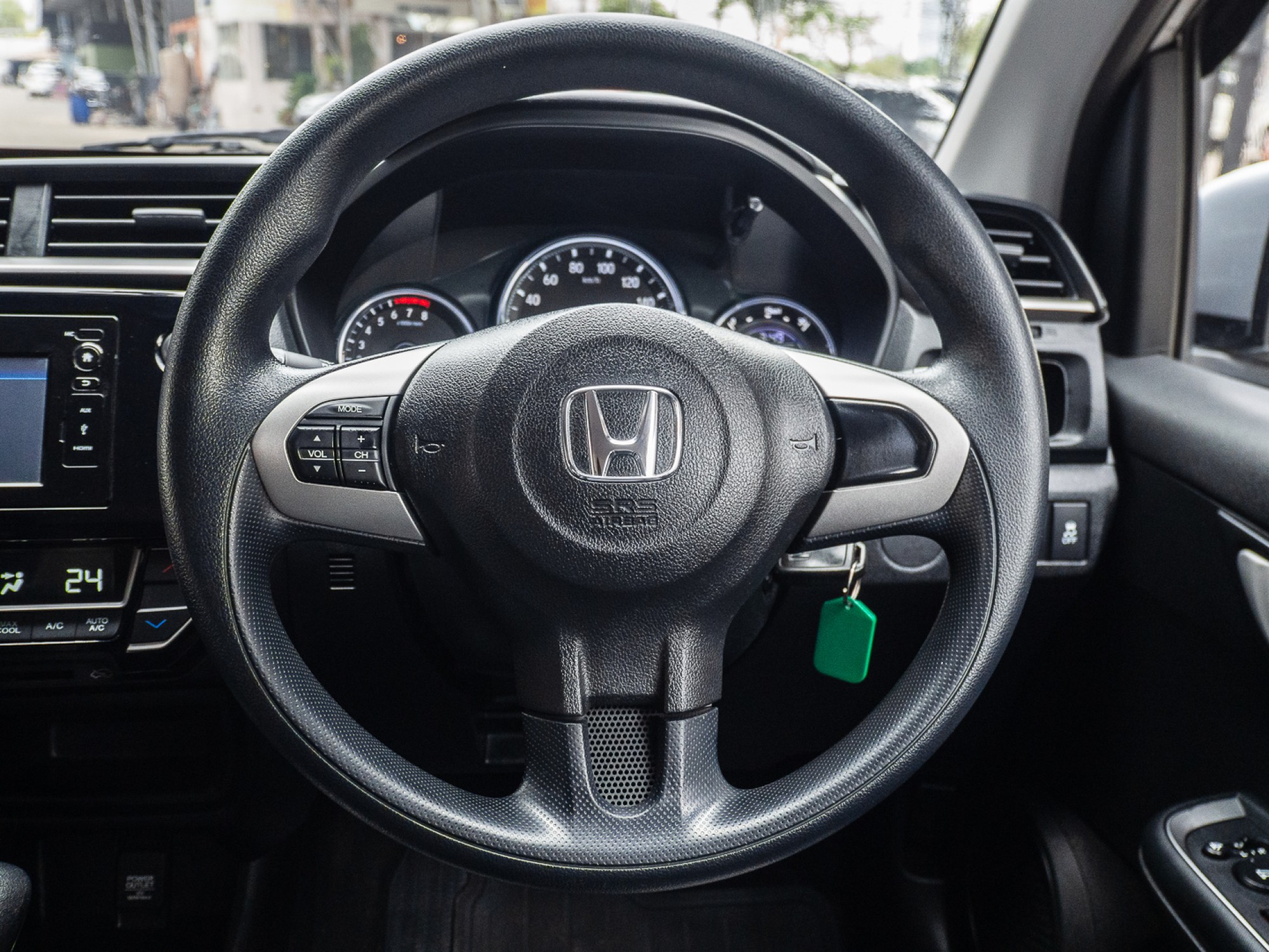 2018 Honda BR-V สีเงิน (รูปที่ 13)