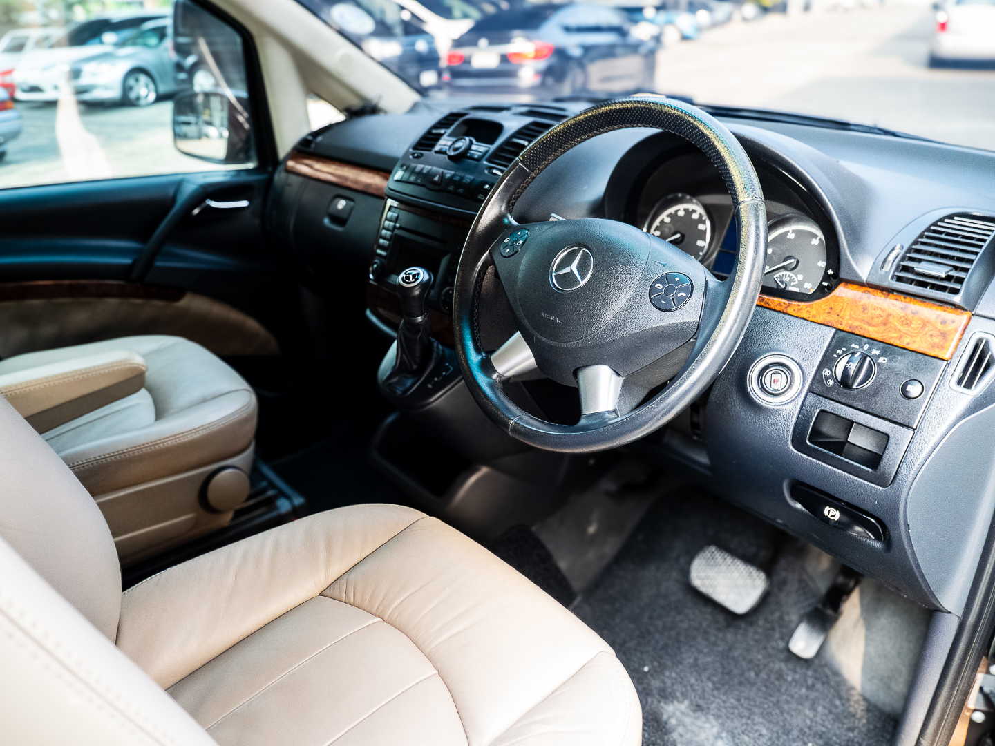 2012 Mercedes-Benz VIANO สีน้ำตาล (รูปที่ 9)