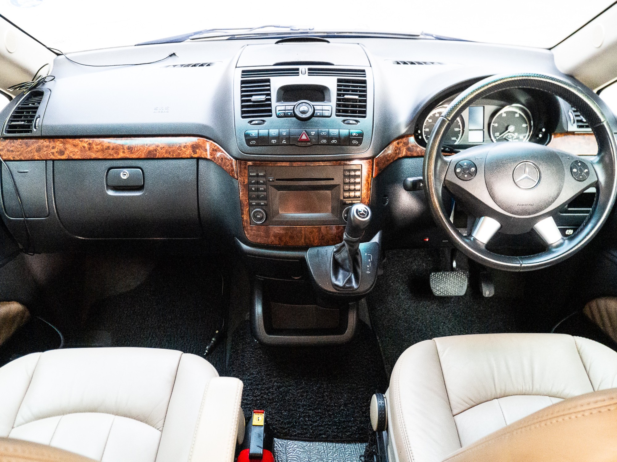 2012 Mercedes-Benz VIANO สีน้ำตาล (รูปที่ 10)