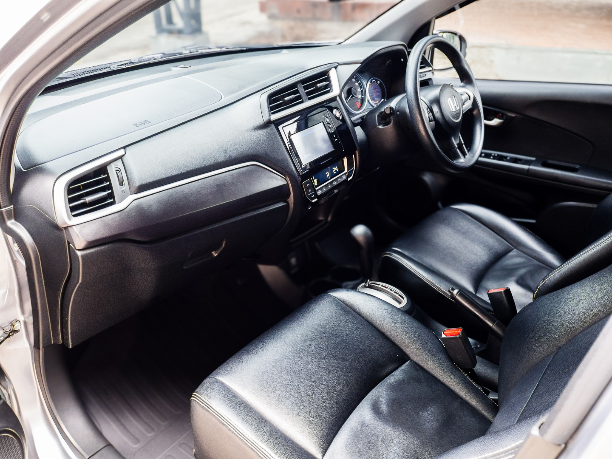 HONDA BR-V 1.5V+ (รูปที่ 12)