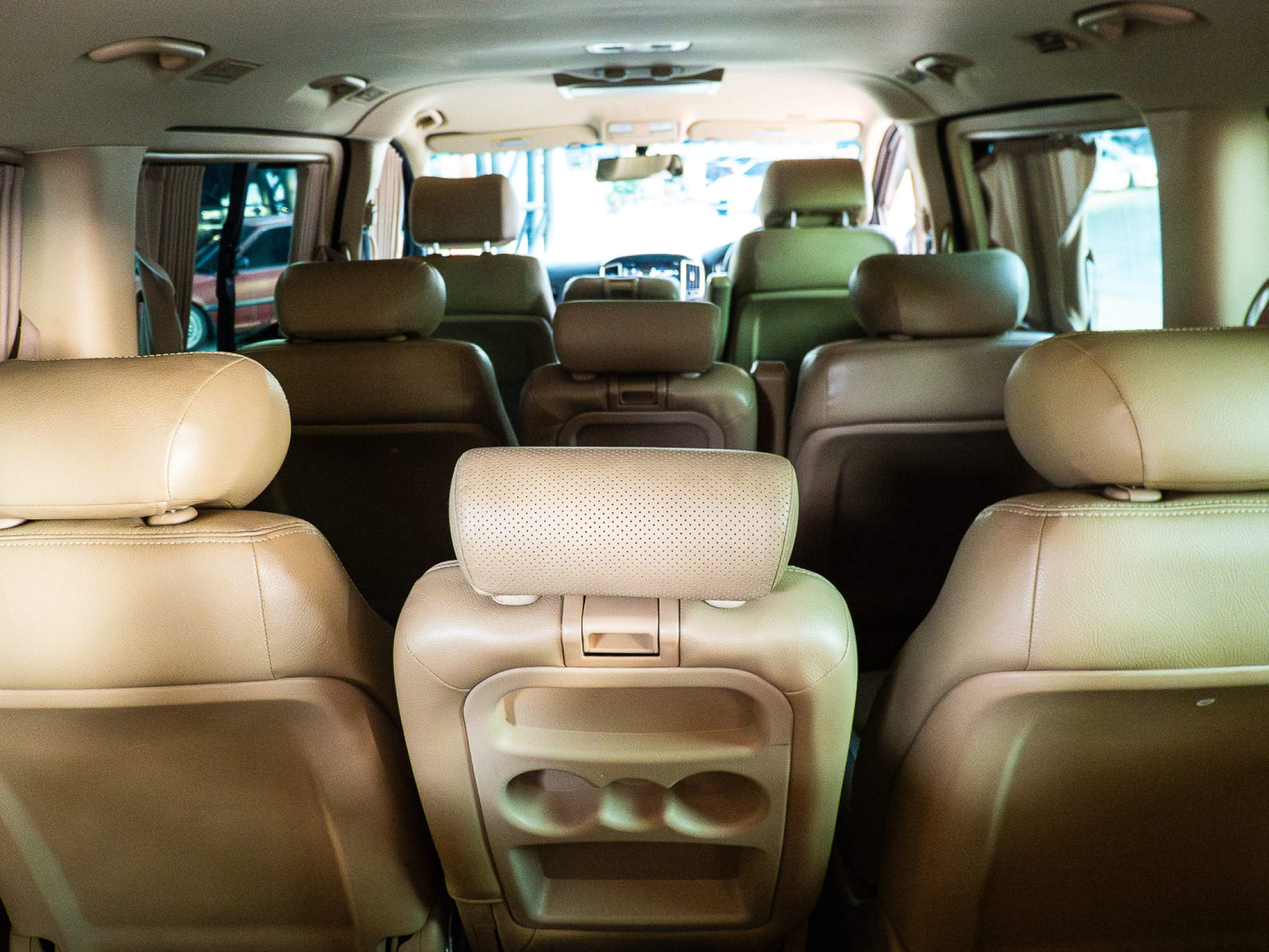 2018 Hyundai H-1 สีดำ (รูปที่ 16)