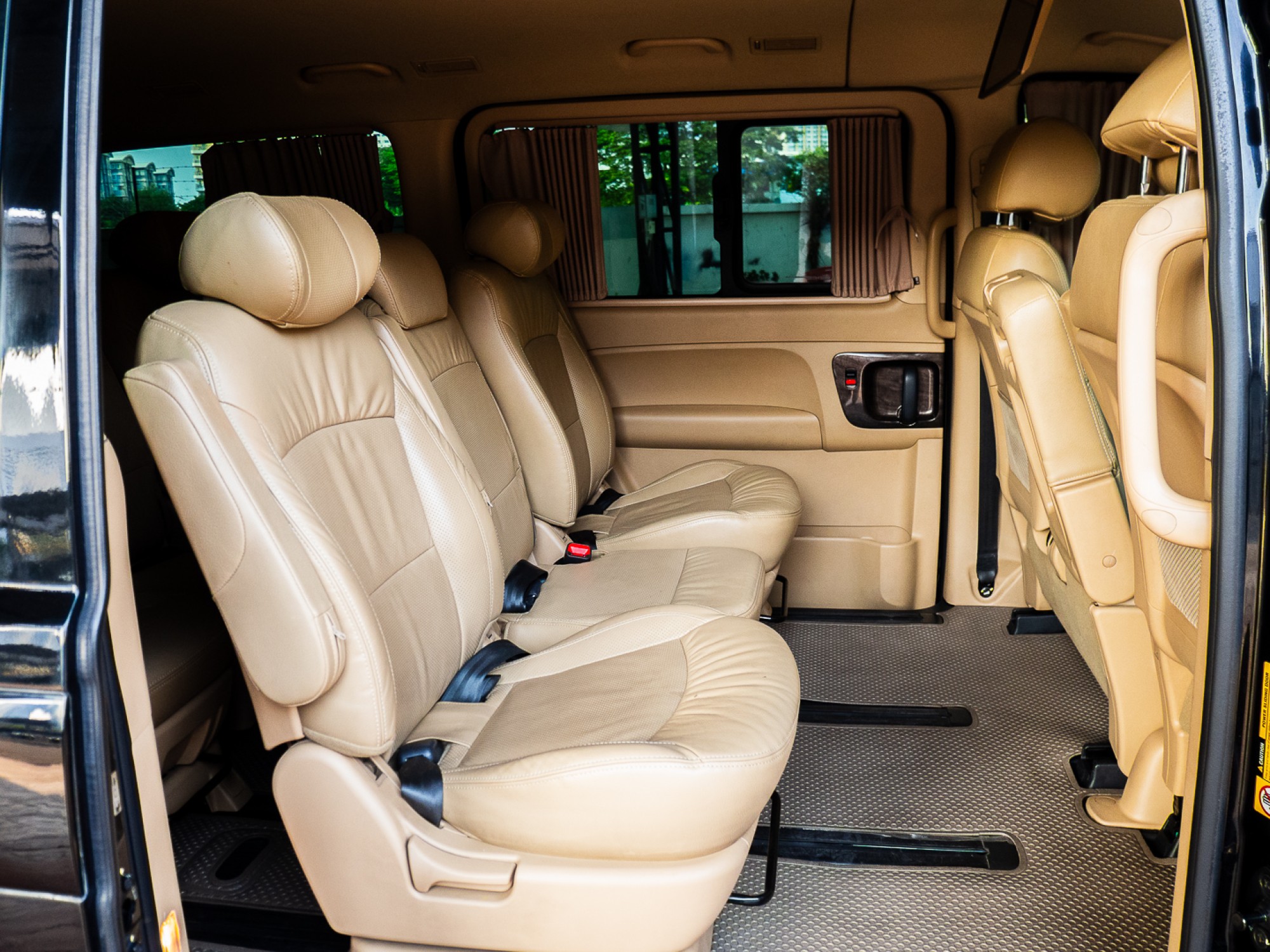 2018 Hyundai H-1 สีดำ (รูปที่ 15)