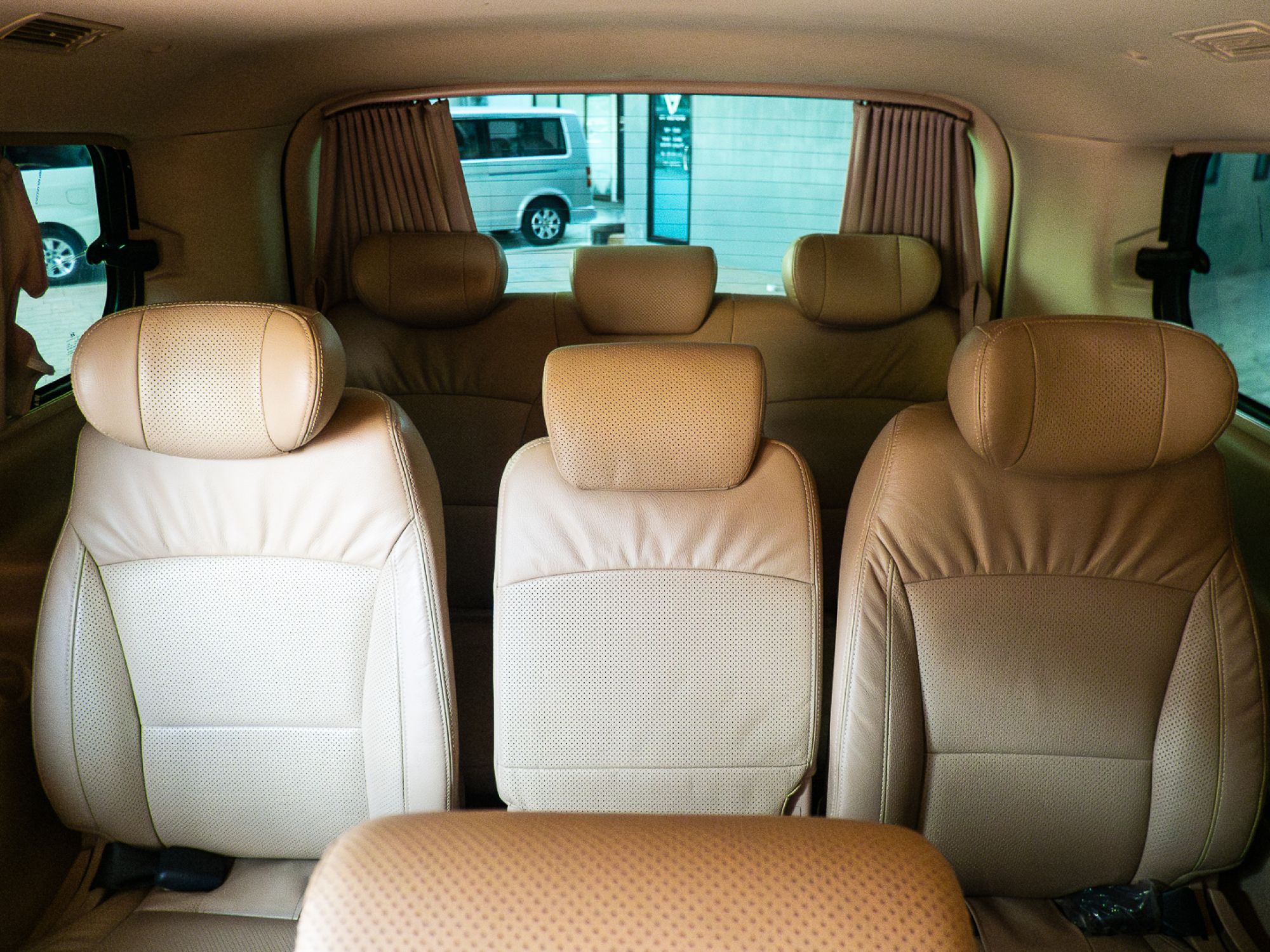 2018 Hyundai H-1 สีดำ (รูปที่ 20)