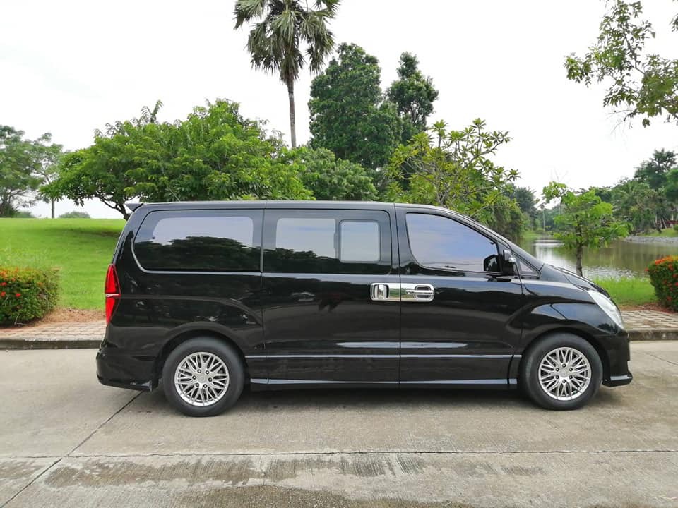 Hyundai Grand Starex ปี 2018 สีดำ (รูปที่ 4)