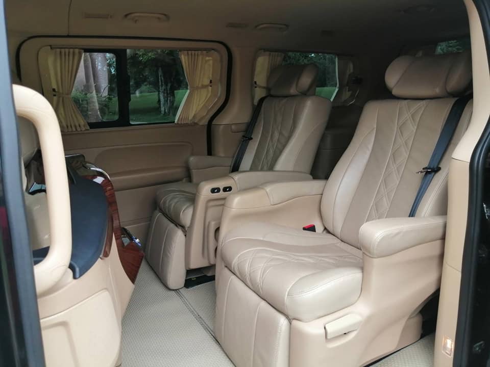 Hyundai Grand Starex ปี 2018 สีดำ (รูปที่ 14)