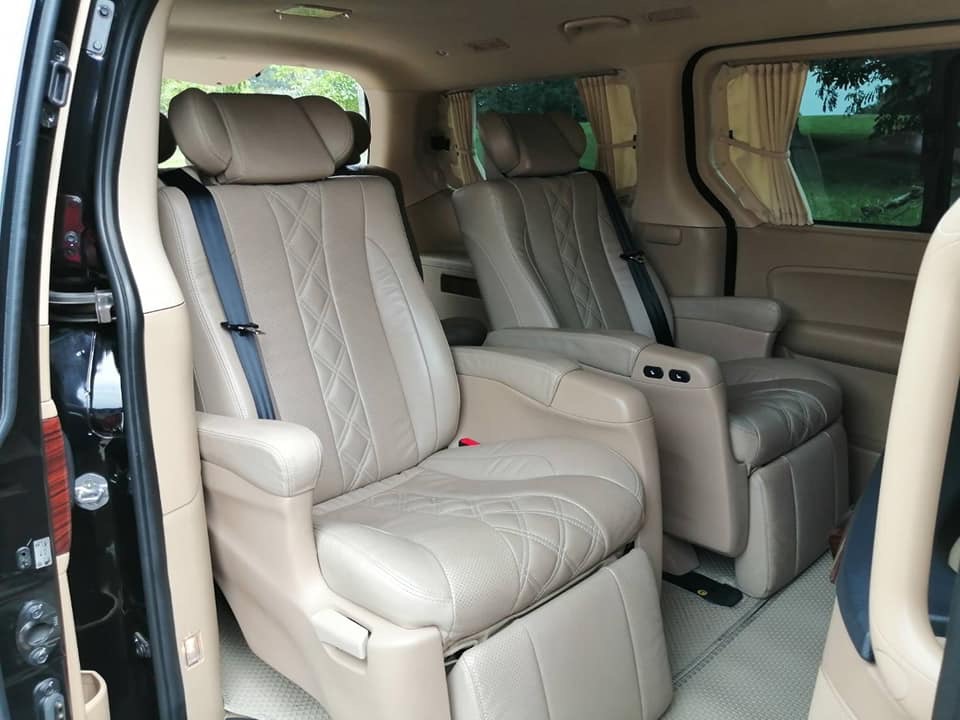 Hyundai Grand Starex ปี 2018 สีดำ (รูปที่ 11)