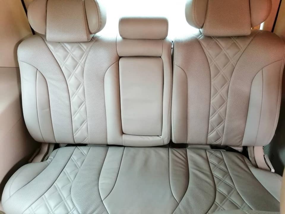 Hyundai Grand Starex ปี 2018 สีดำ (รูปที่ 15)