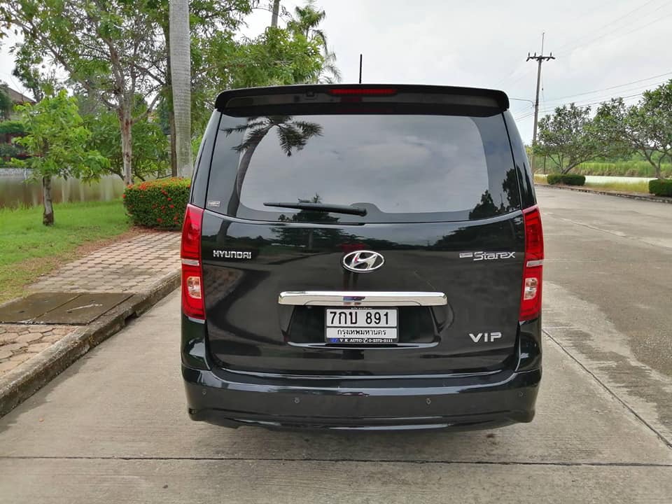 Hyundai Grand Starex ปี 2018 สีดำ (รูปที่ 8)