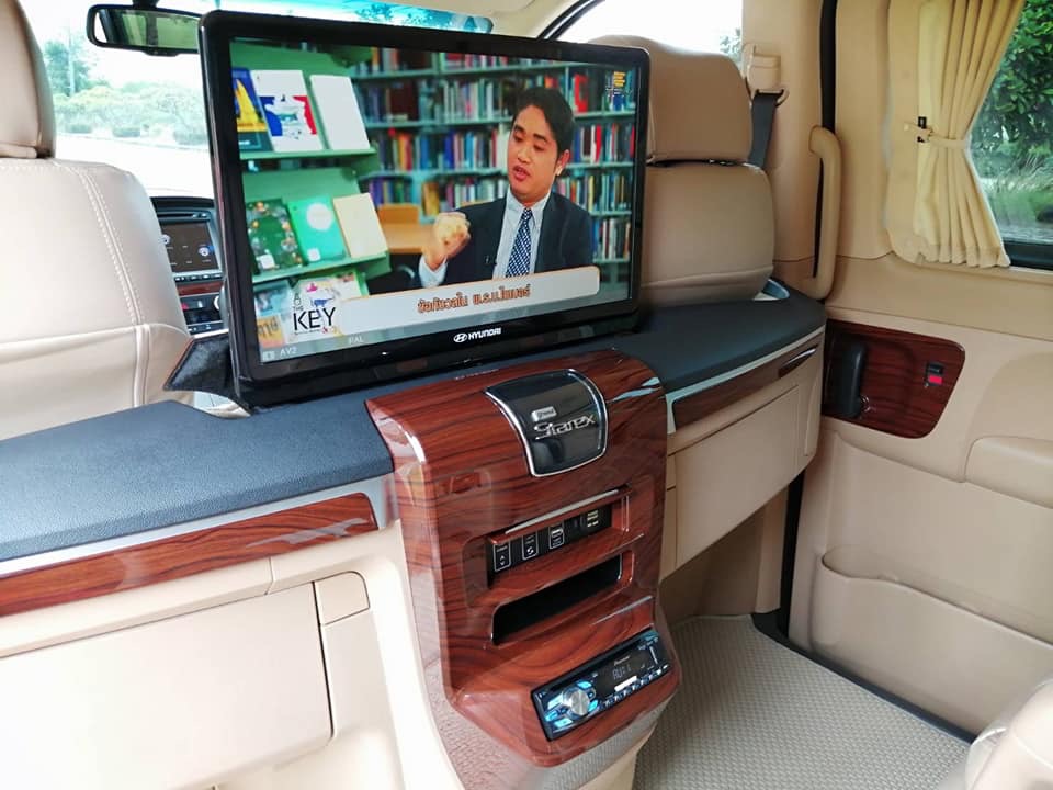 Hyundai Grand Starex ปี 2018 สีดำ (รูปที่ 17)
