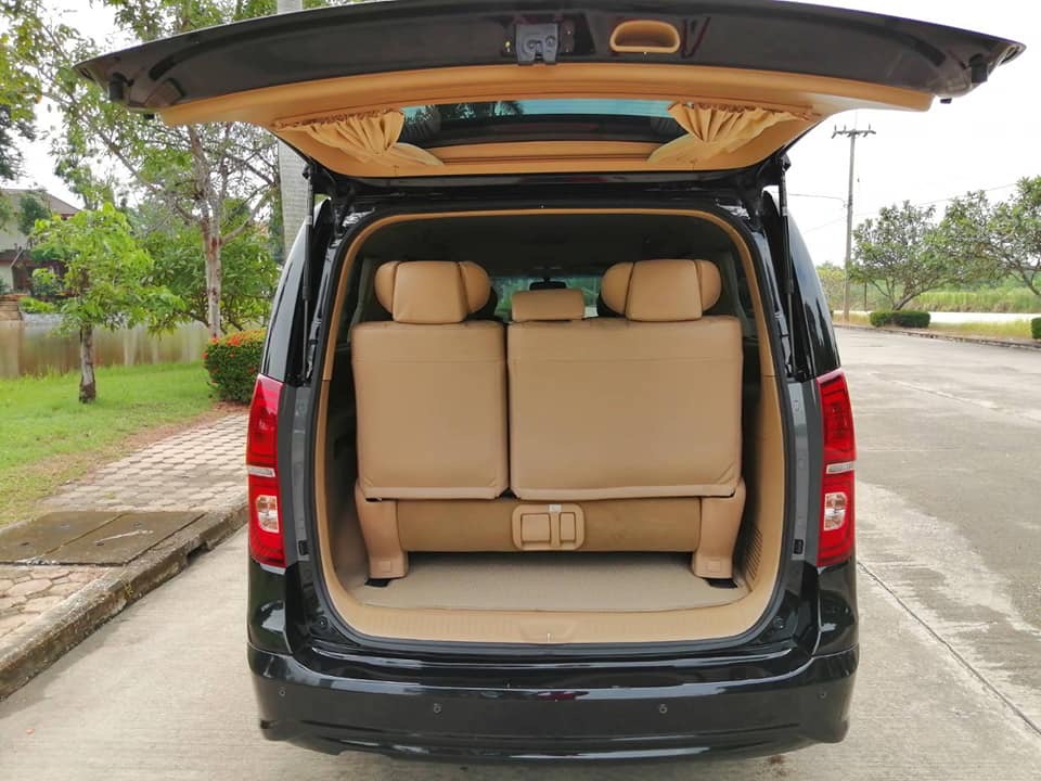 Hyundai Grand Starex ปี 2018 สีดำ (รูปที่ 9)