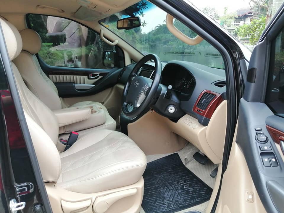 Hyundai Grand Starex ปี 2018 สีดำ (รูปที่ 12)