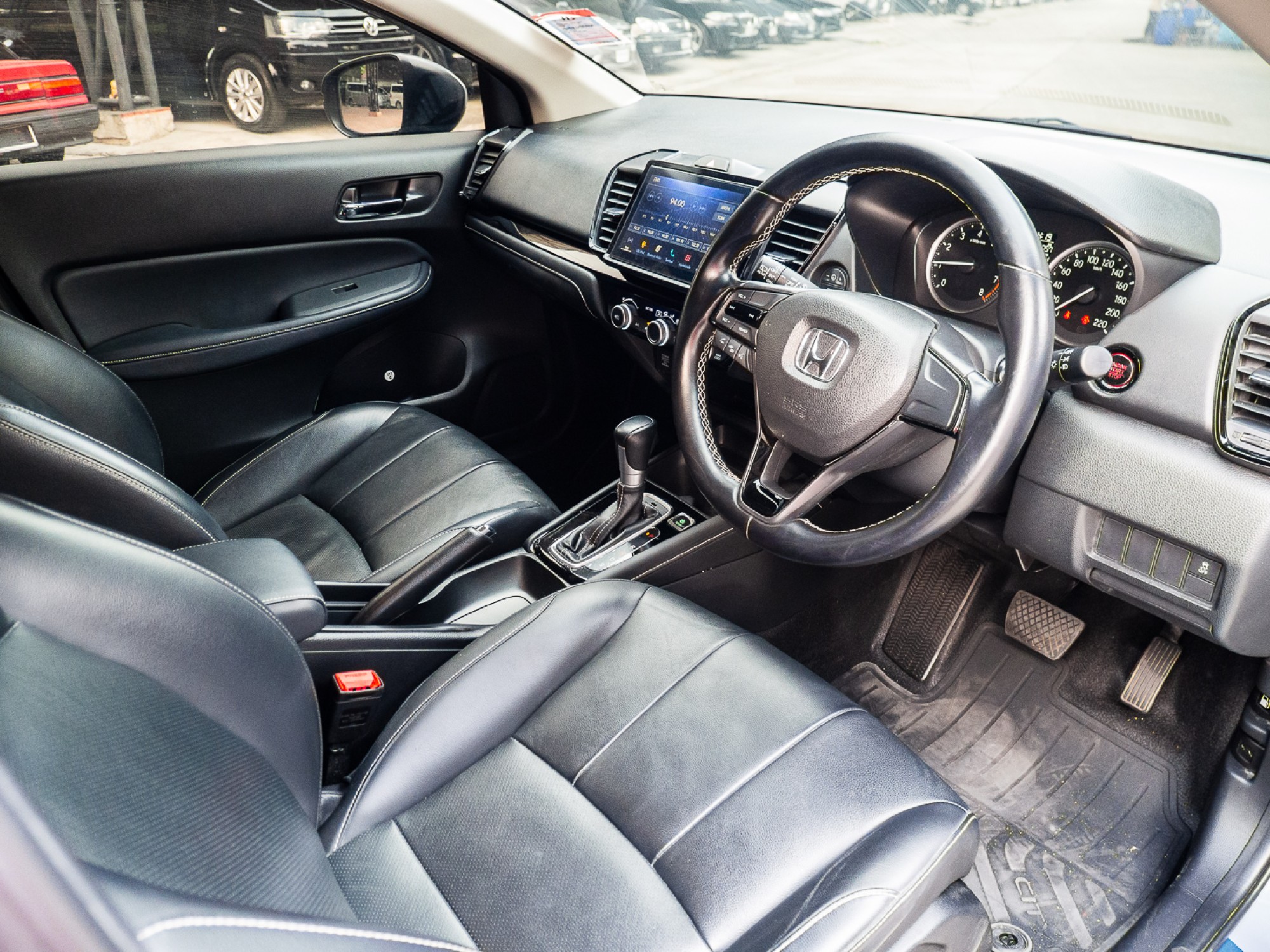 2023 Honda City Hatchback สีเทา (รูปที่ 22)