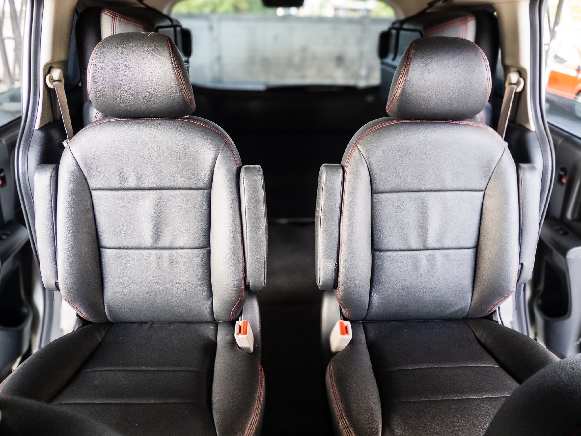 2014 Honda Freed สีขาว (รูปที่ 12)