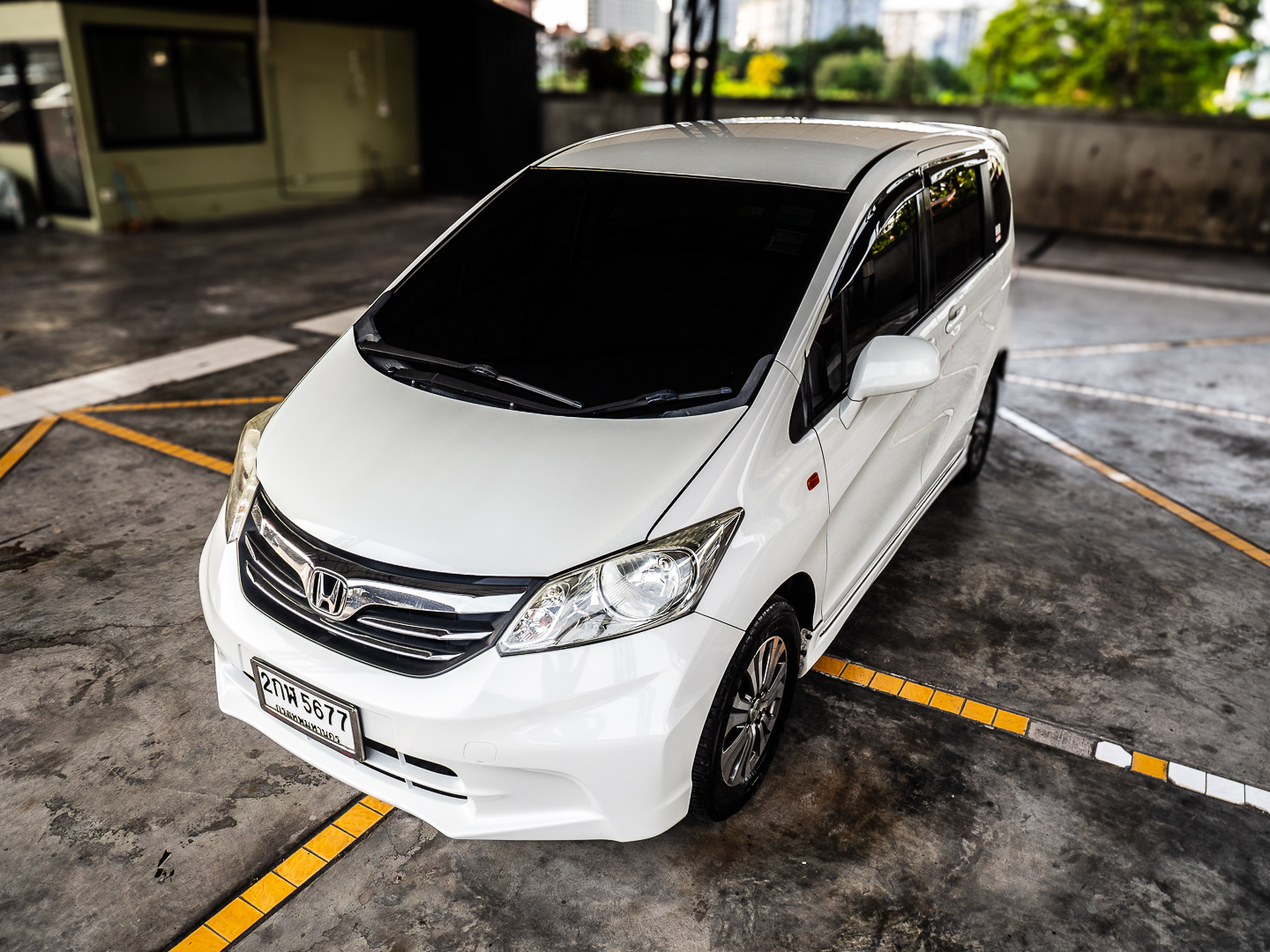 2014 Honda Freed สีขาว (รูปที่ 20)