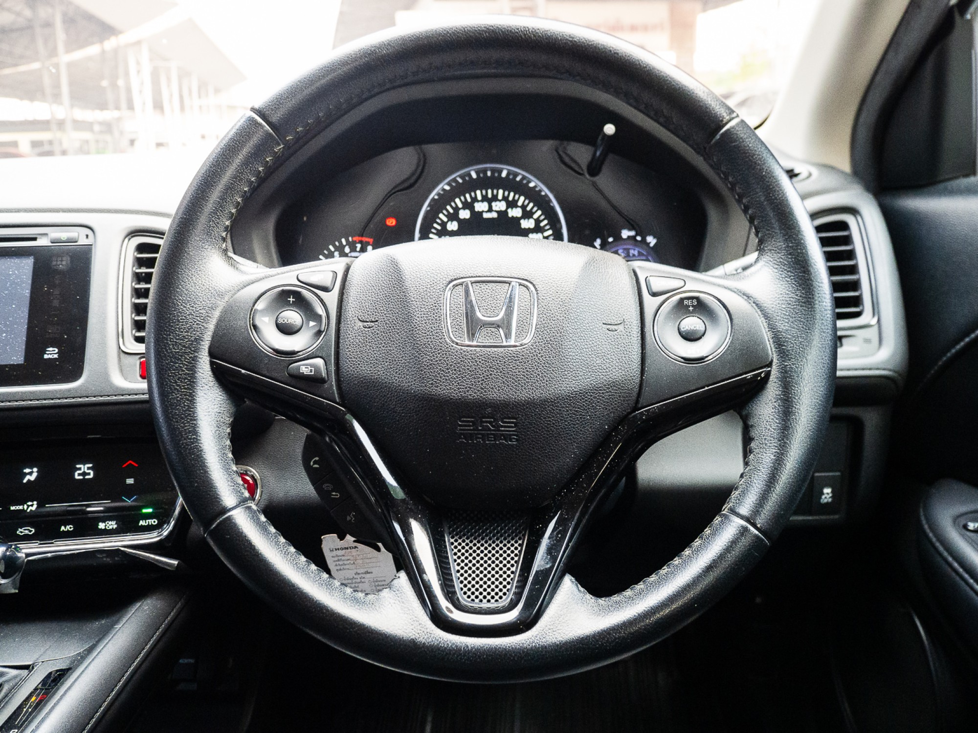 2015 Honda HR-V สีขาว (รูปที่ 14)