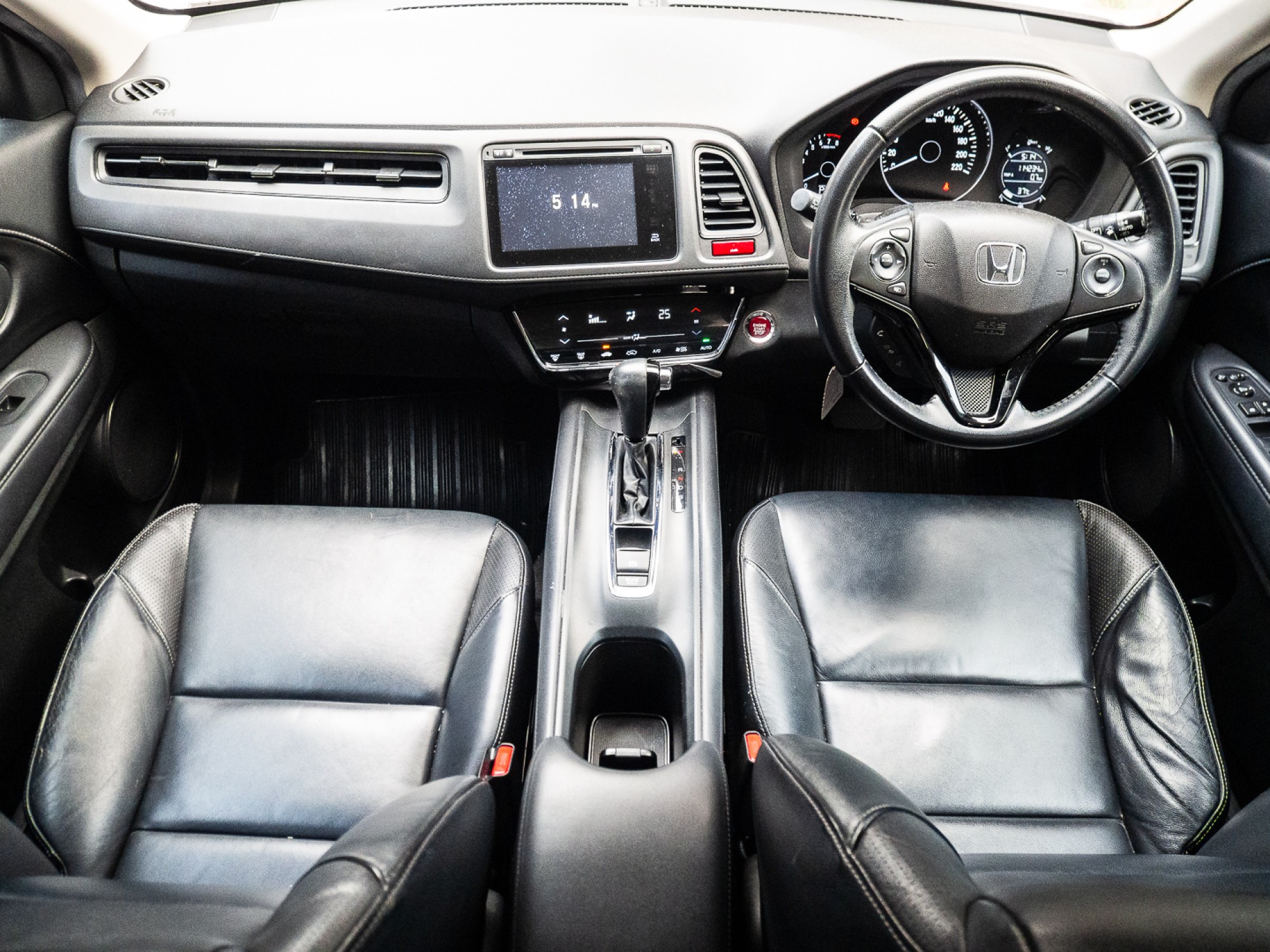 2015 Honda HR-V สีขาว (รูปที่ 15)