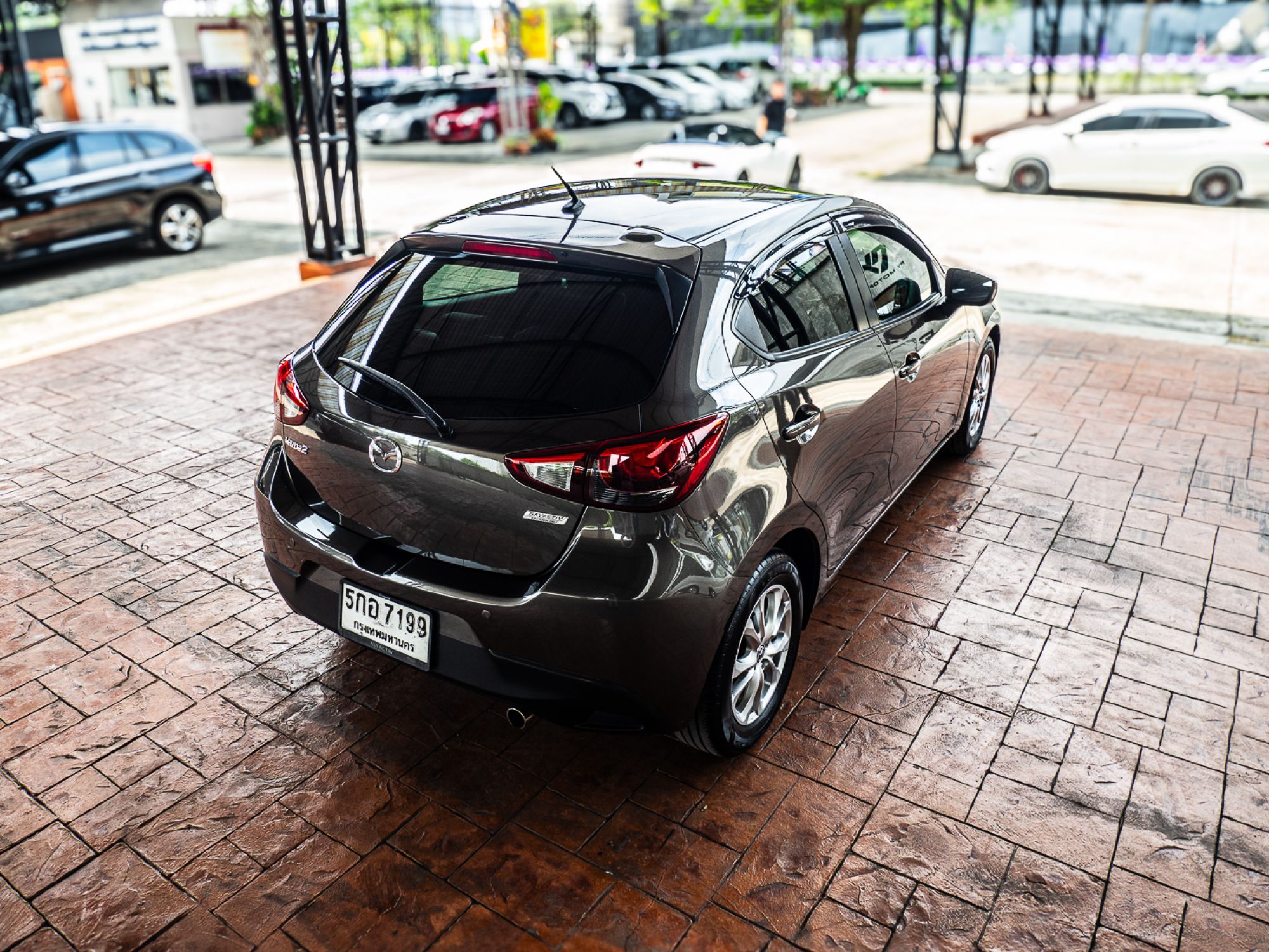 2017 Mazda 2 Hatchback (5 ประตู) สีน้ำตาล (รูปที่ 18)