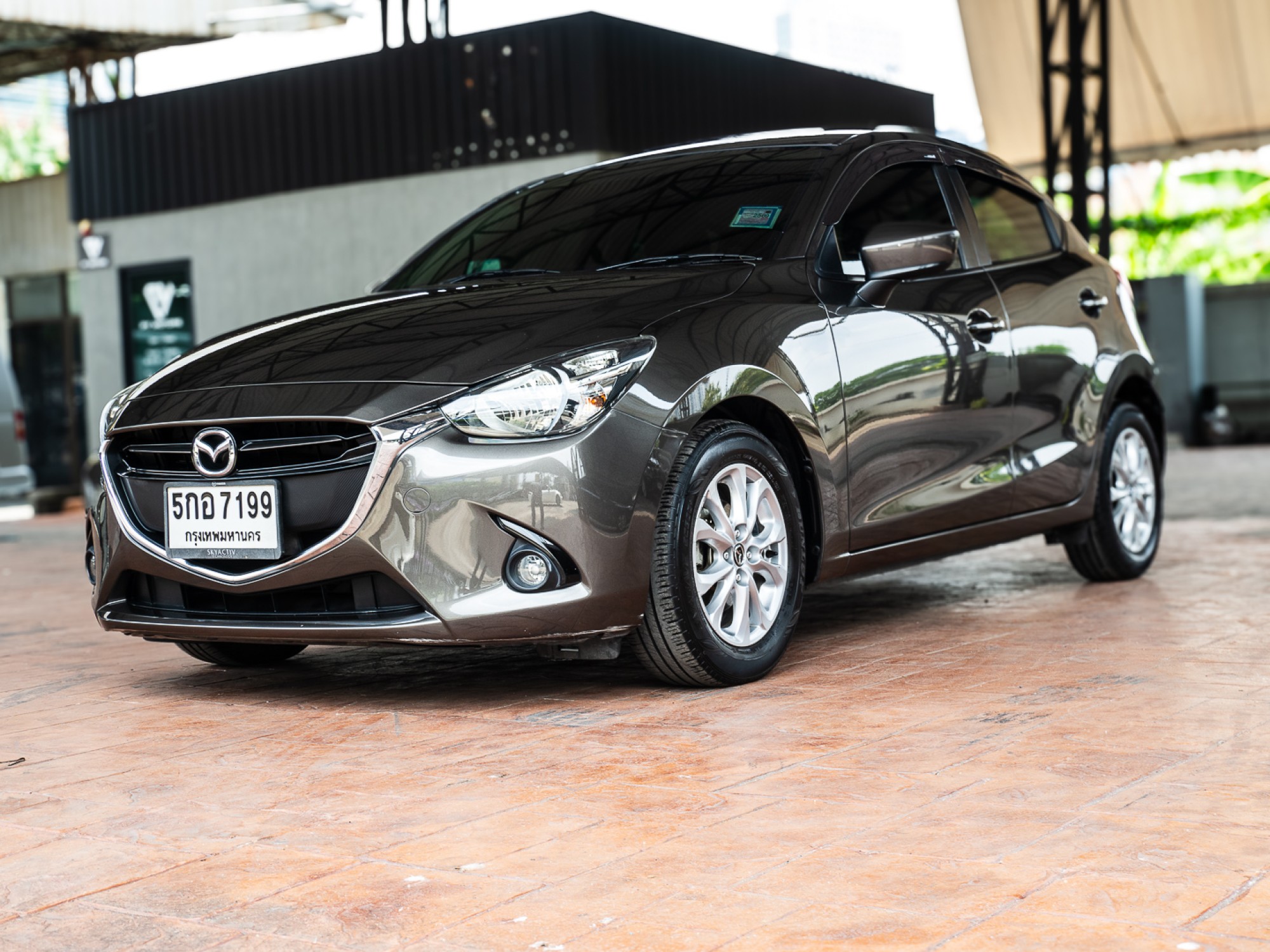 2017 Mazda 2 Hatchback (5 ประตู) สีน้ำตาล (รูปที่ 17)