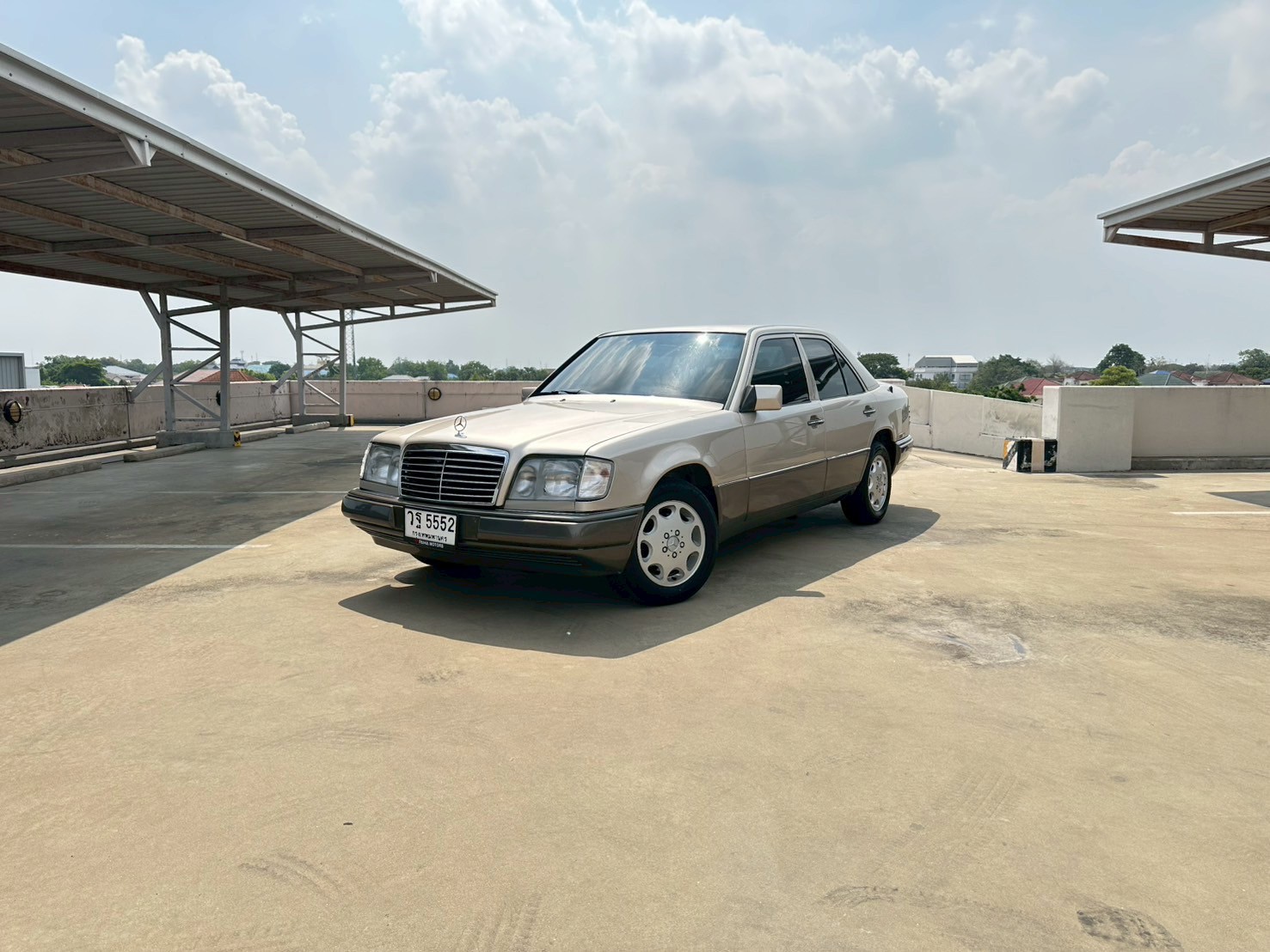 1995 Mercedes-Benz E-Class W124 280E สีน้ำตาล (รูปที่ 2)