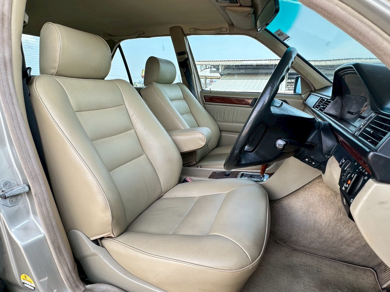1995 Mercedes-Benz E-Class W124 280E สีน้ำตาล (รูปที่ 11)