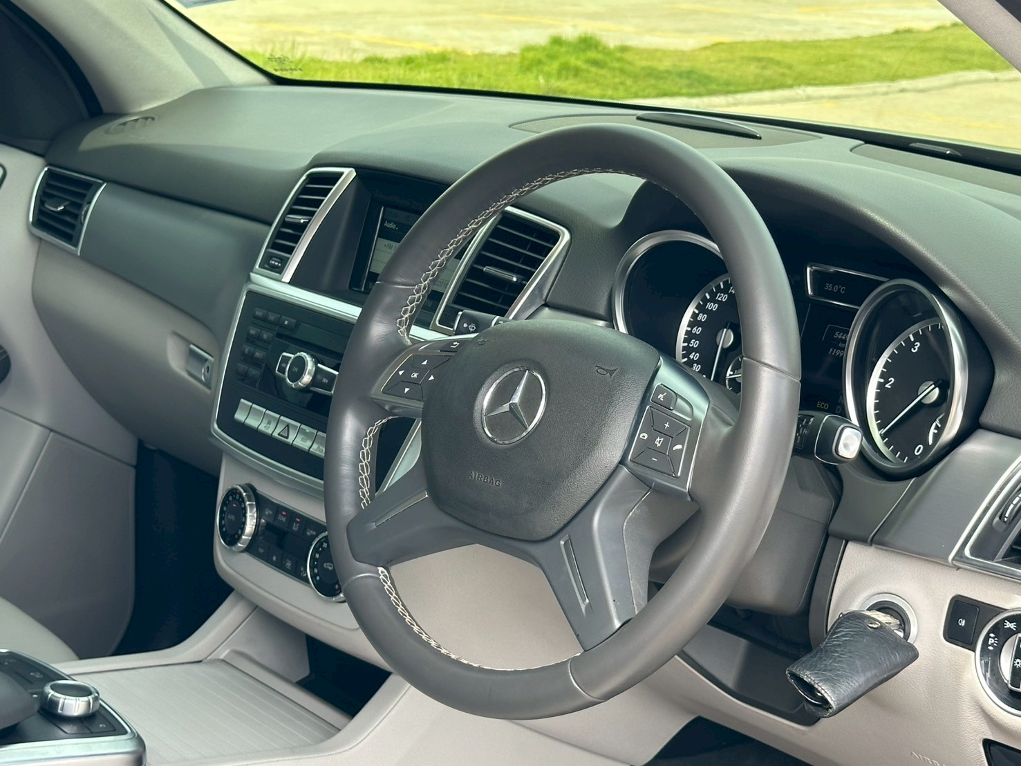 Benz #ML250 Bluetec Executive (W166) 2015 (รูปที่ 11)