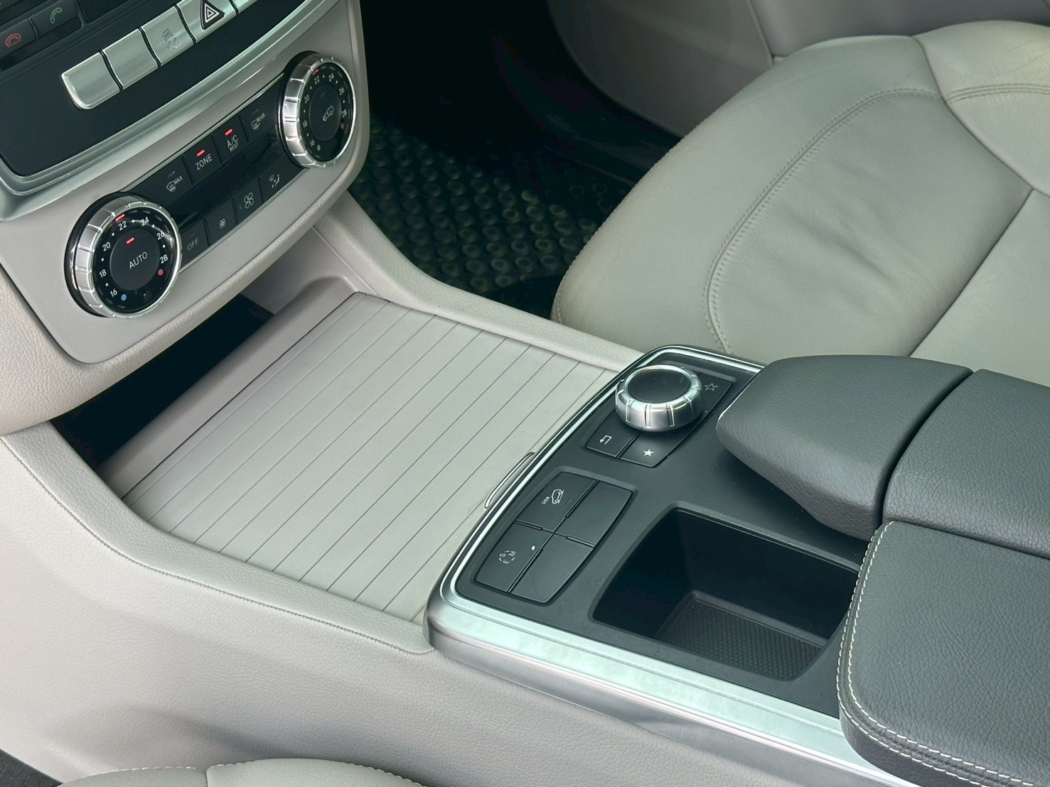 Benz #ML250 Bluetec Executive (W166) 2015 (รูปที่ 16)