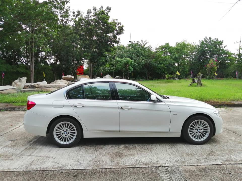BMW 3 Series Gen6 F34 320d ปี 2016 สีขาว (รูปที่ 5)