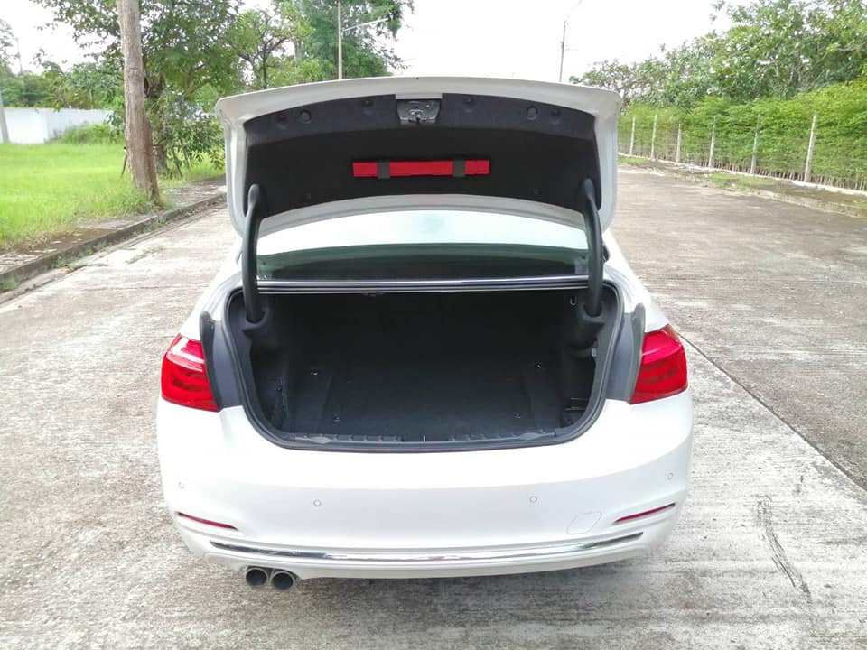 BMW 3 Series Gen6 F34 320d ปี 2016 สีขาว (รูปที่ 9)
