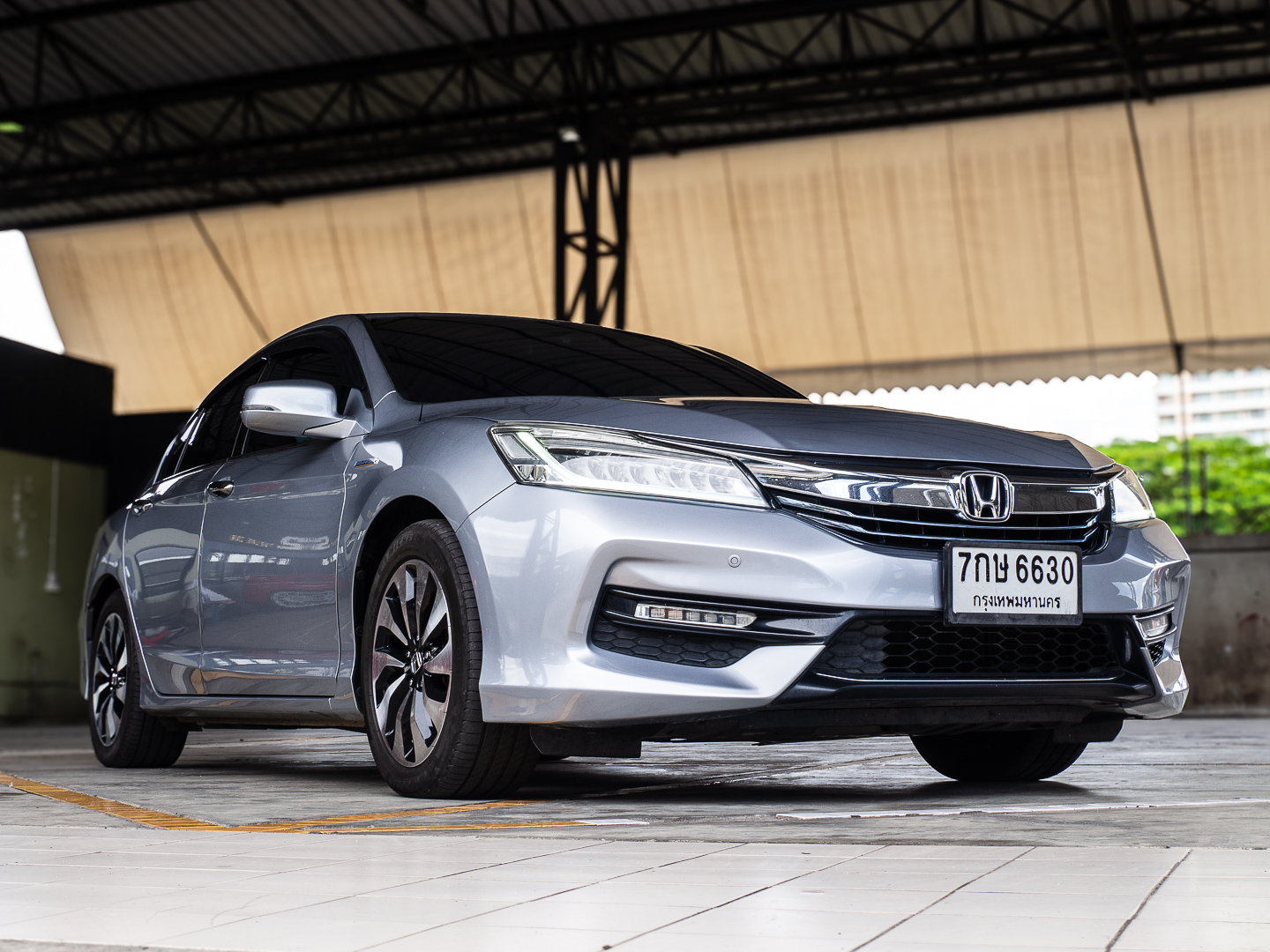 2018 Honda Accord สีเงิน (รูปที่ 19)