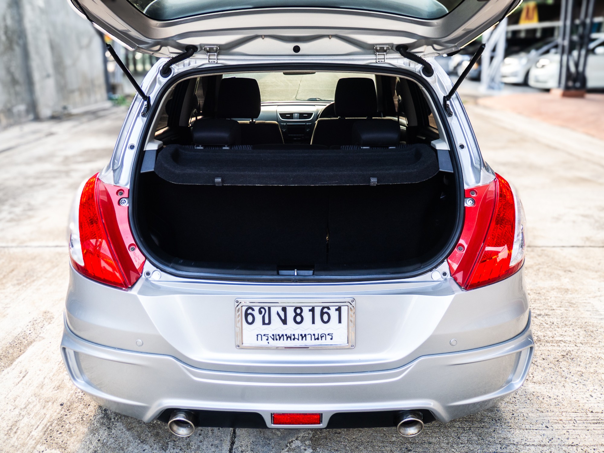 2014 Suzuki Swift สีเงิน (รูปที่ 19)