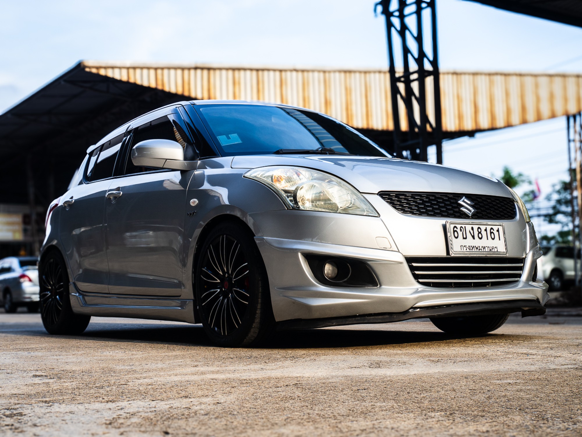 2014 Suzuki Swift สีเงิน (รูปที่ 18)