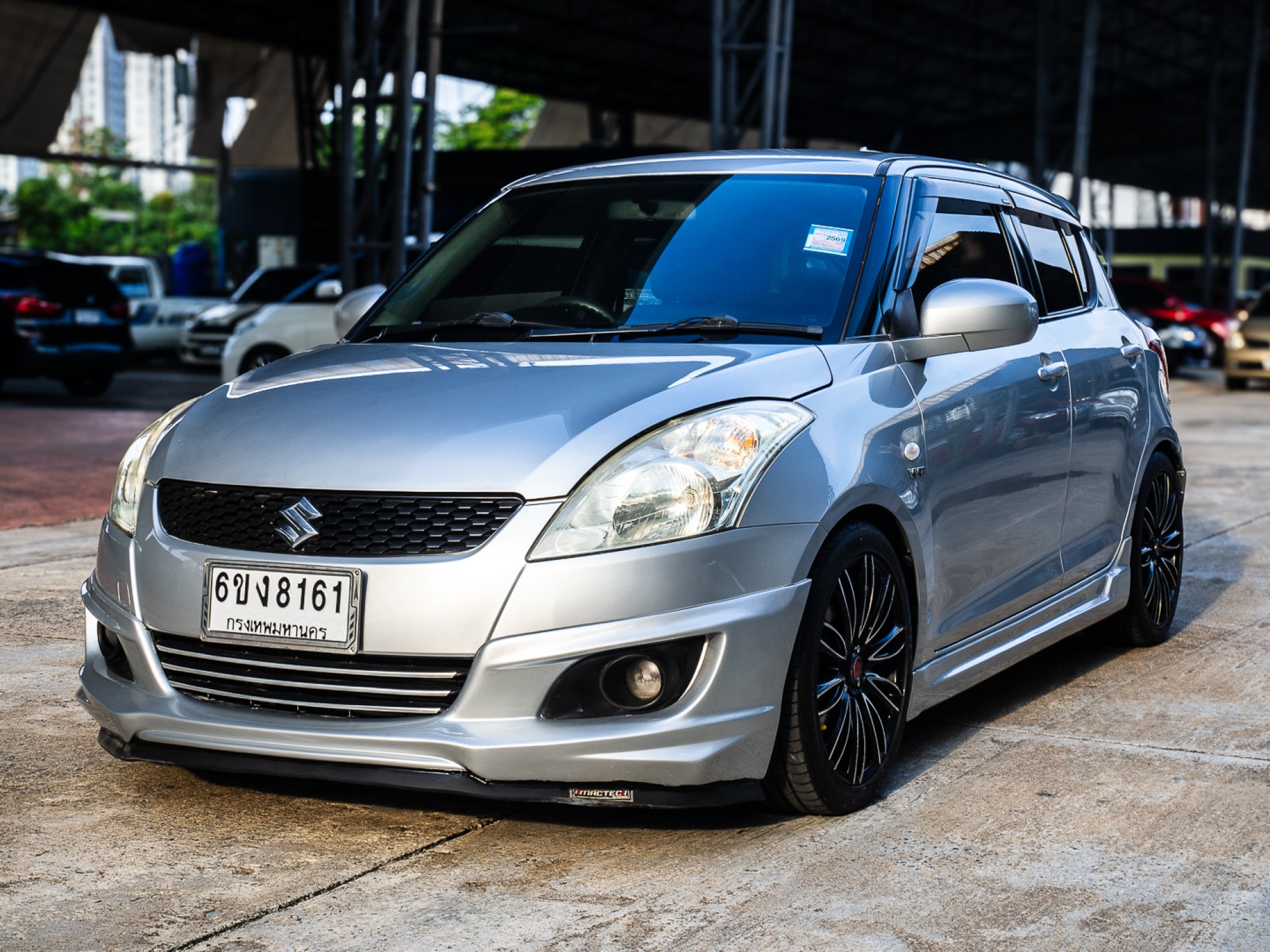 2014 Suzuki Swift สีเงิน (รูปที่ 3)