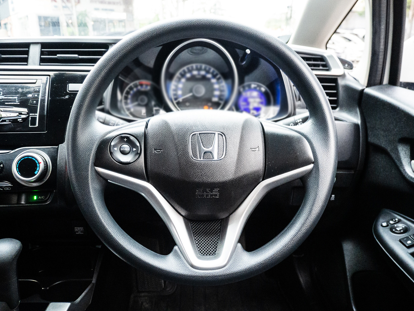 2021 Honda Jazz GK สีขาว (รูปที่ 19)