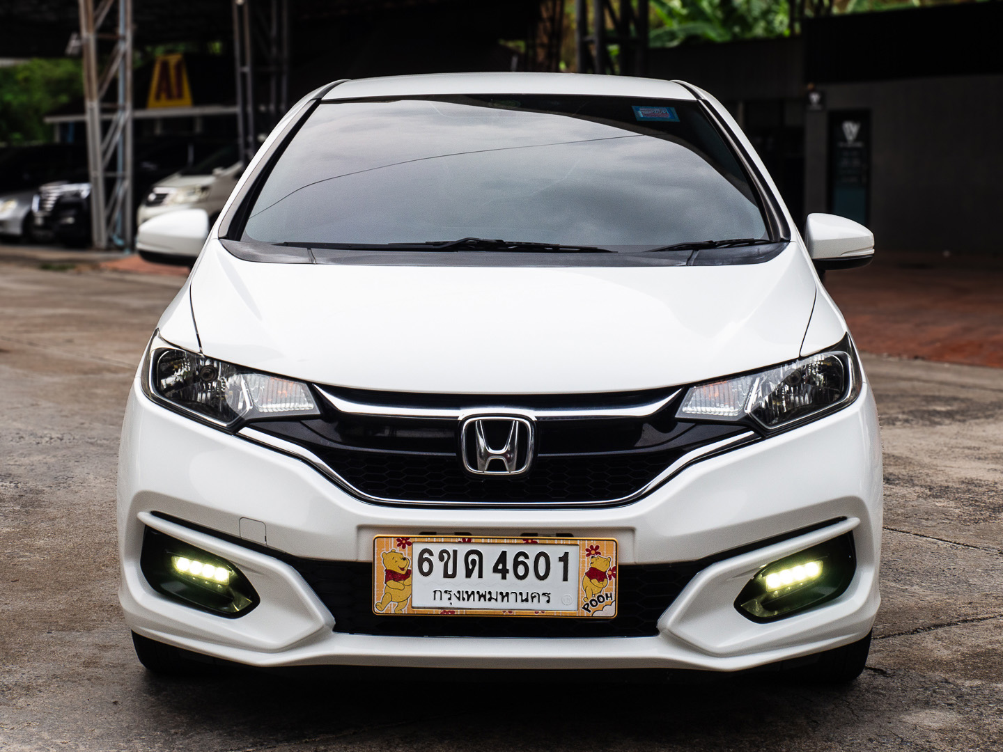 2021 Honda Jazz GK สีขาว (รูปที่ 2)