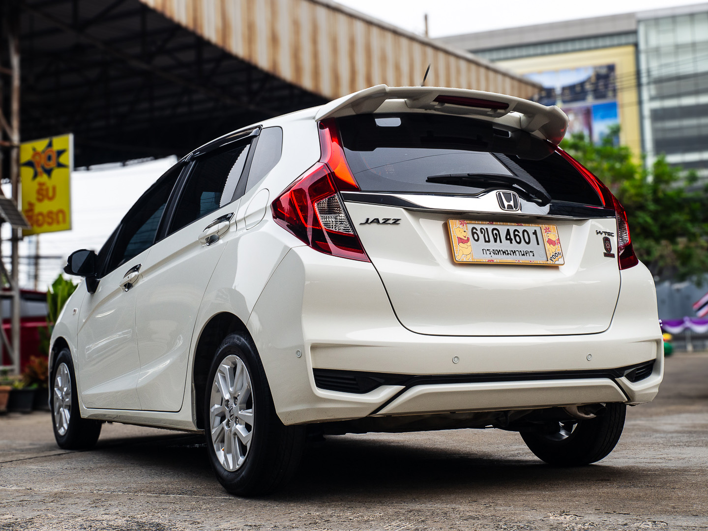 2021 Honda Jazz GK สีขาว (รูปที่ 16)