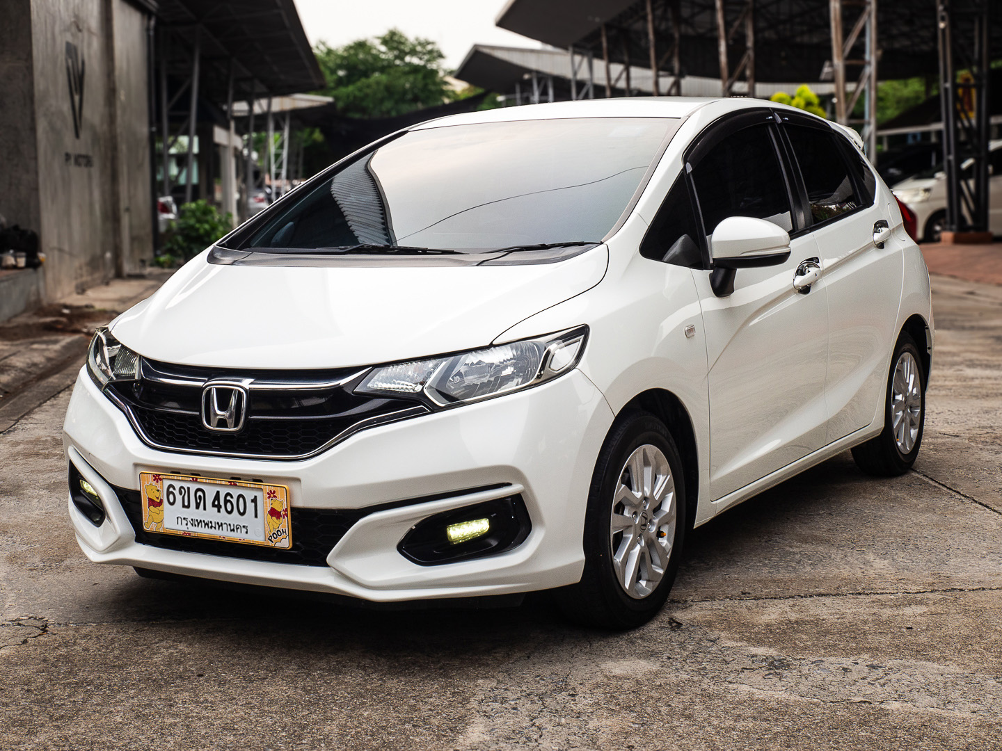 2021 Honda Jazz GK สีขาว (รูปที่ 3)