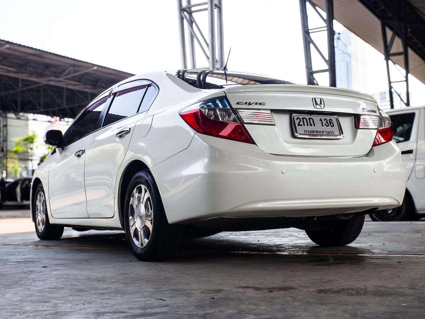 2013 Honda Civic FB สีขาว (รูปที่ 17)