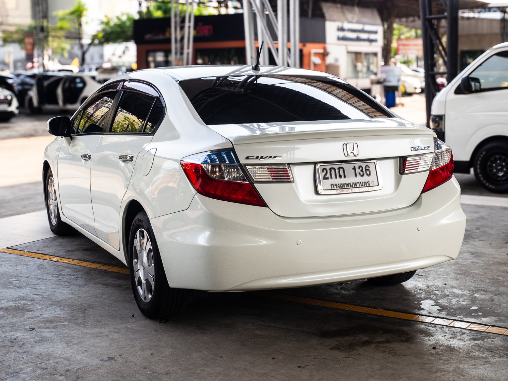 2013 Honda Civic FB สีขาว (รูปที่ 5)