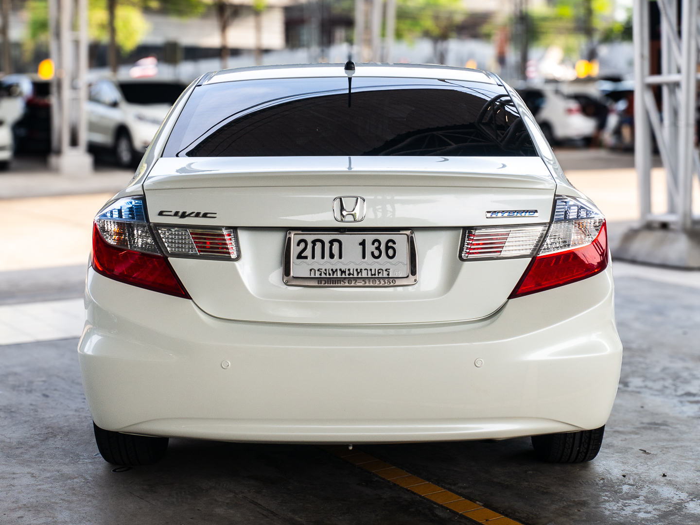 2013 Honda Civic FB สีขาว (รูปที่ 6)