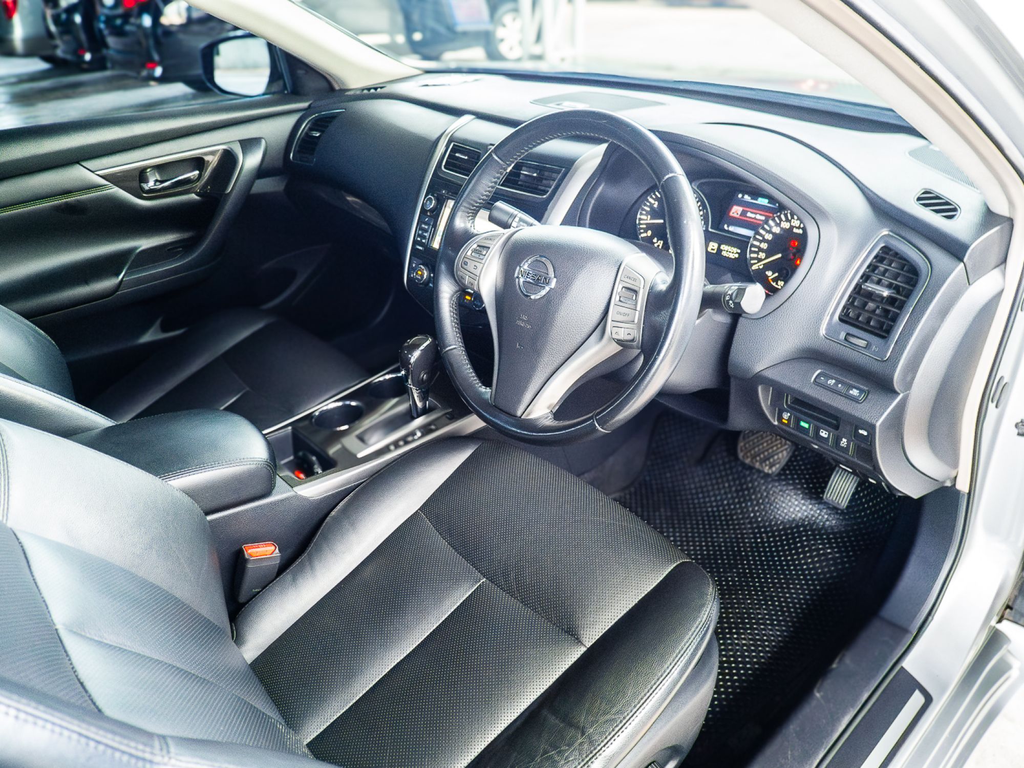 2015 Nissan Teana L33 สีเงิน (รูปที่ 8)